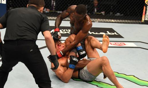 Adesanya je poslao Costu na spavanje, Blachowicz šampion!