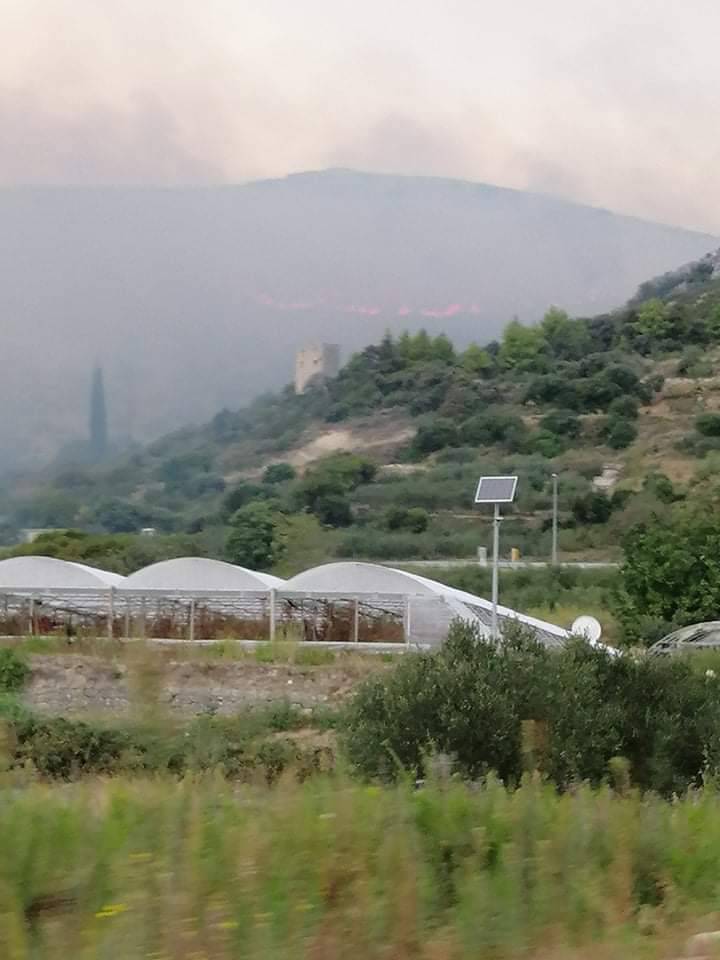 Sirene za uzbunu kod Trogira, kanaderi ugasili veliki požar