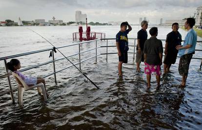 Bangkok pod vodom, vlasti naredile evakuaciju od 5 dana