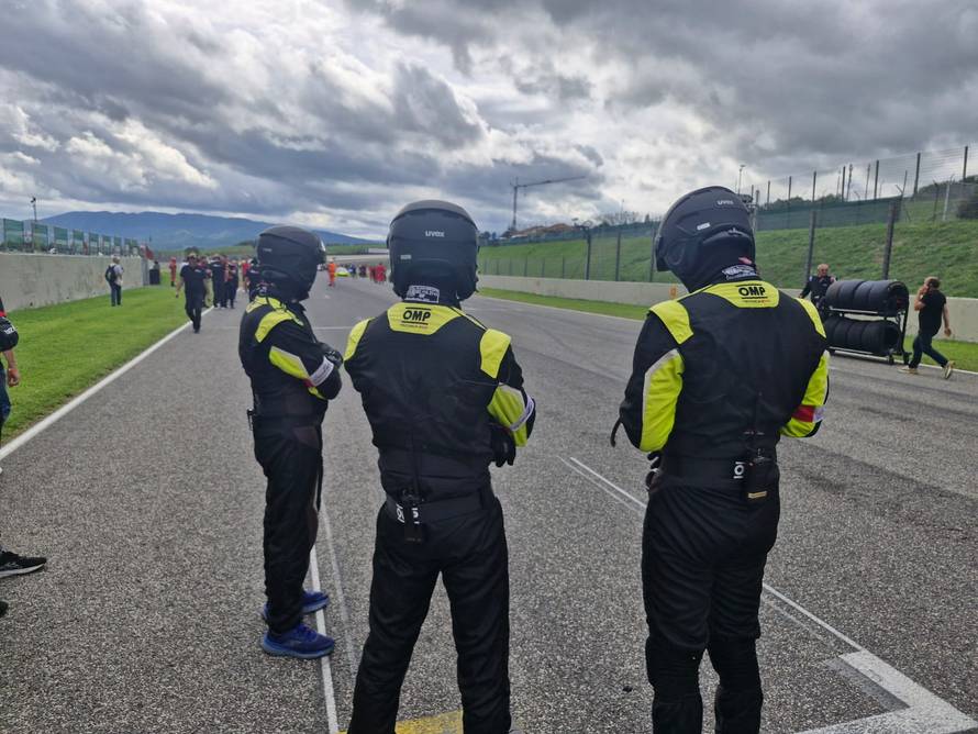 Posjetili smo kultni Mugello: Hrvat Sandro u limenoj jurilici od 640 'konja' pomeo Ferrari