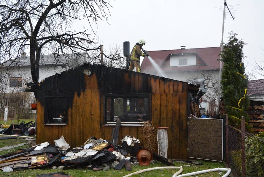 Sve mu izgorjelo: Nepokretan se sam izvukao iz plamena