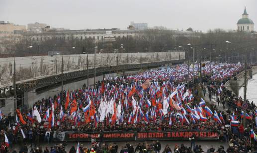 Veliki marš za Nemcova: Na ulicama Moskve 50.000 ljudi