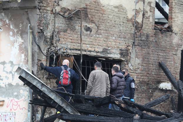 Osijek: Očevid jučerašnjeg požara na barakama uz prugu