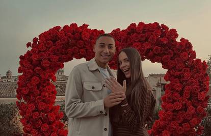 Bivši napadač Hajduka kleknuo i zaprosio djevojku: Rekla je da