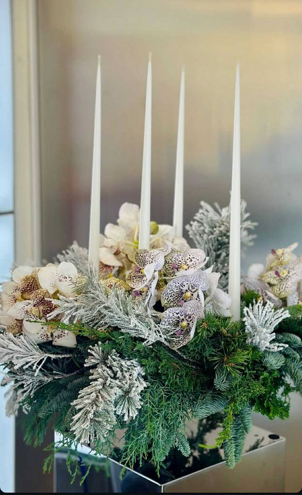 FOTO Šekoranjina blagdanska čarolija: Tihi dekor u izlozima i hotelima je pravi spektakl