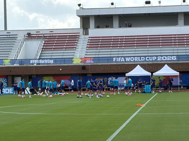 'Vatreni' su spektakl u Dallasu! Modrić razveselio navijačicu, ljepotice pozirale pred hotelom