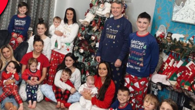 Evo kako to izgleda kad obitelj s 22 djece otvara božićne poklone