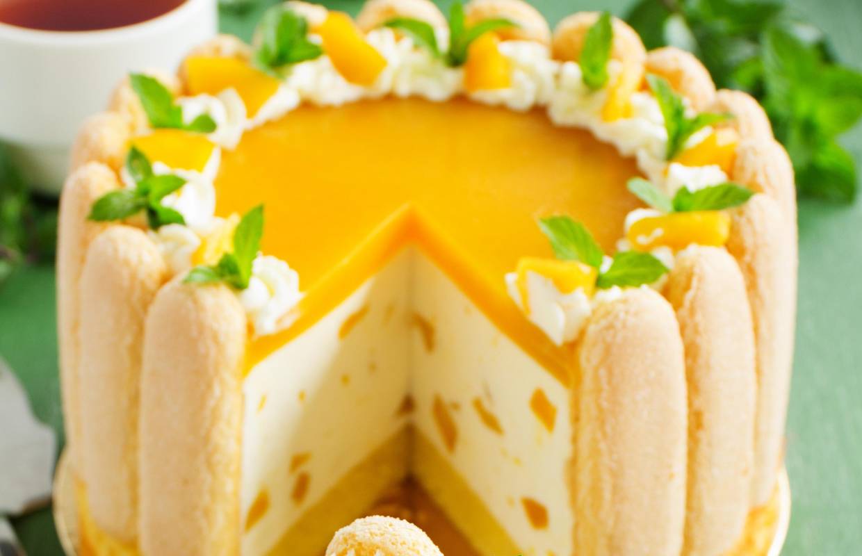 Torta Jesenska šarlota je laka za pripremu i finog bogatog okusa