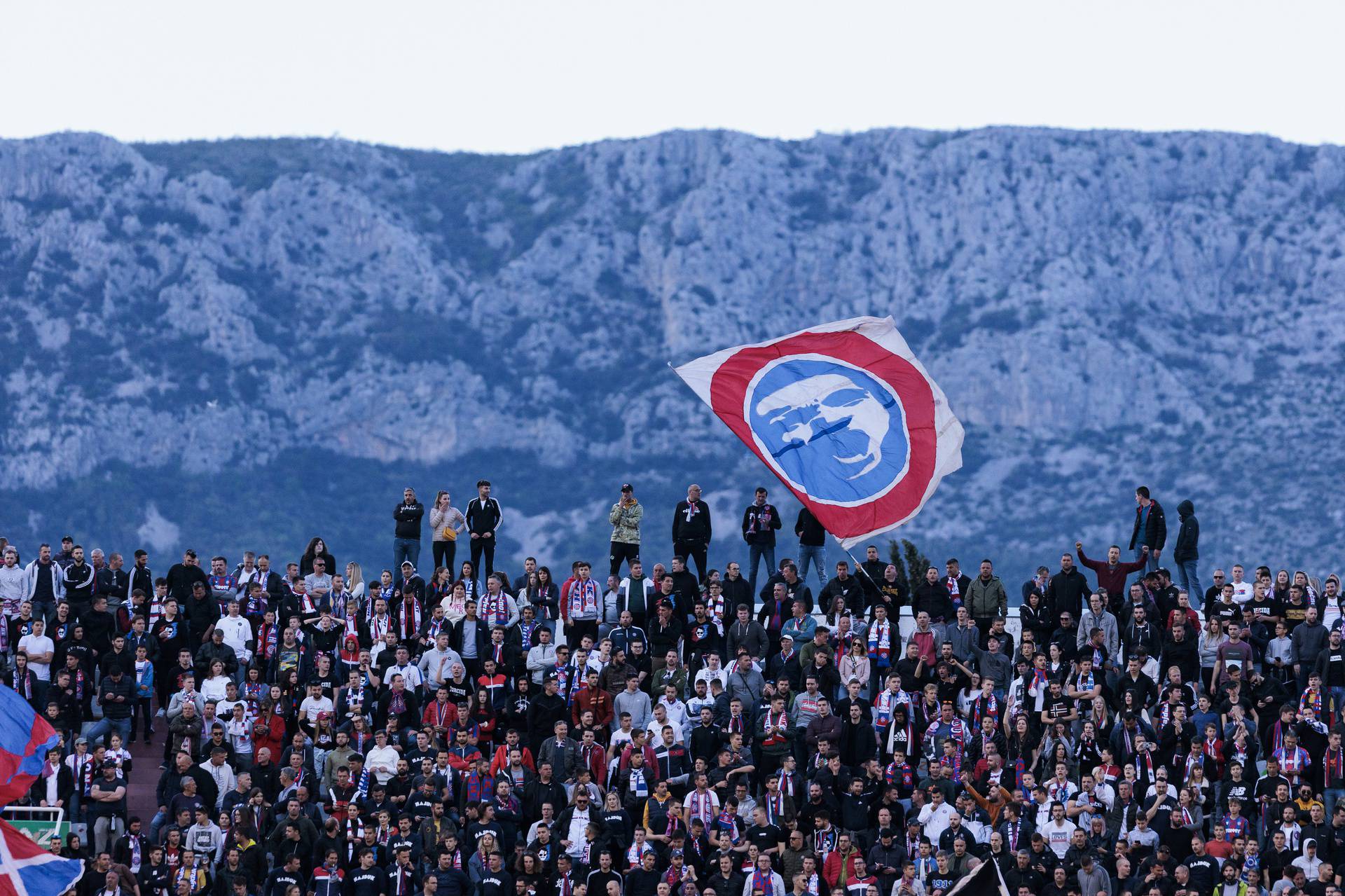 Stadion Poljud popunjen navijačima na utakmici Hajduk - Dinamo