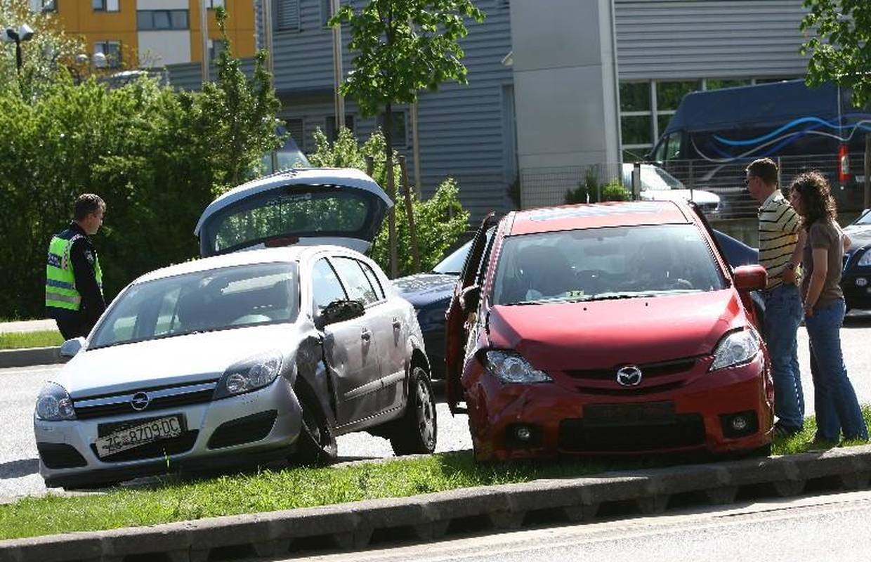 Vozačica izgubila kontrolu i prešla u suprotni smjer