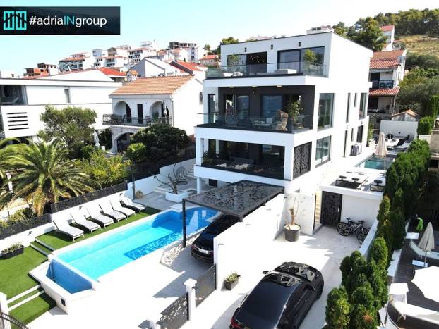 FOTO Ima konobu s vinom i dva bazena: Vila na Čiovu prodaje se za čak šest milijuna eura