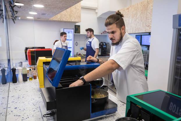 Otvara se prvi robotski restoran u Hrvatskoj Bots&Pots