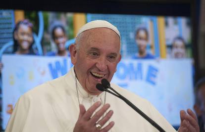Papa Franjo 'praši' po rocku, a u studenom izdaje čak i album