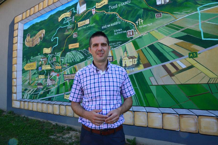 Bravo, načelniče: Neću plaću, sve dajem školarcima za knjige