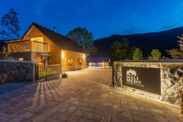 FOTO Kuću za odmor Mali Medo kod rodnog sela Nikole Tesle u Lici okružuje pravi prirodni raj