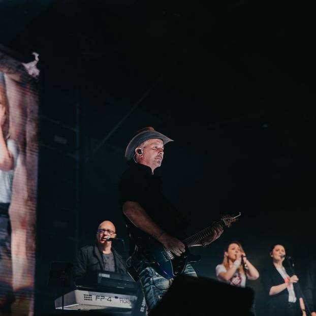 FOTO Drugi Thompsonov nastup u Poreču: Pogledajte kakva je atmosfera na koncertu u Istri