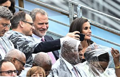 FOTO Frka u Parizu! Bacio je 'selfie' sa španjolskim kraljem