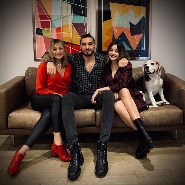 FOTO Livakoviću zatvorio put do gola, ona mu je velika podrška