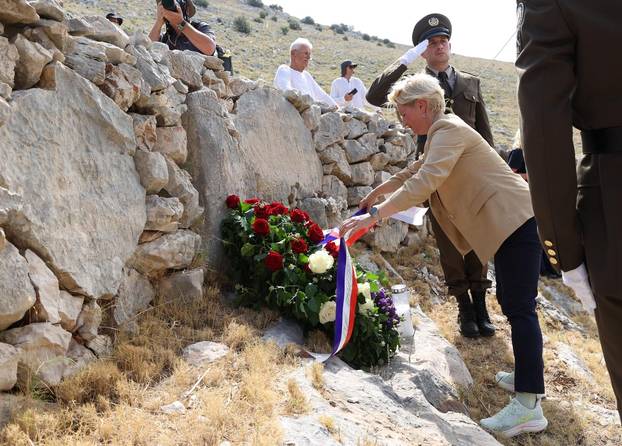 Šibenik:Na Kornatima obilježena 19. godišnjica tragedije u kojoj je poginulo 12 vatrogasaca