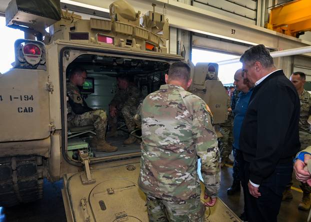 FOTO Milanović posjetio vojni kamp u Minessoti: Naši ljudi su ponosni na ovu suradnju