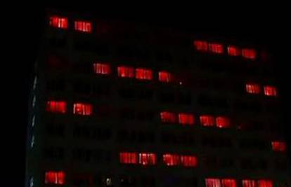 Američki studenti napravili lightshow na zgradi doma