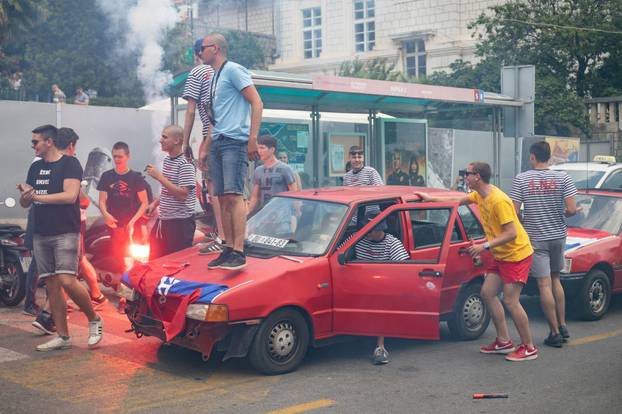 Dubrovački maturanti proslavili kraj škole