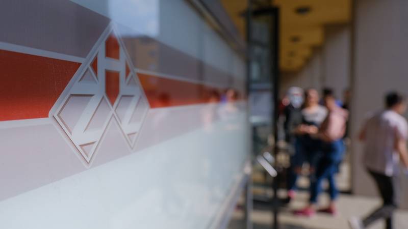 Število zaposlenih v juniju doseglo 1,75 milijona