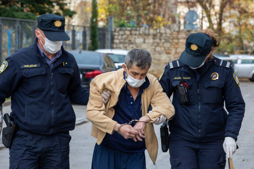 Pula: Muškarac osumnjičen za ubojstvo supruge doveden u DORH na ispitivanje