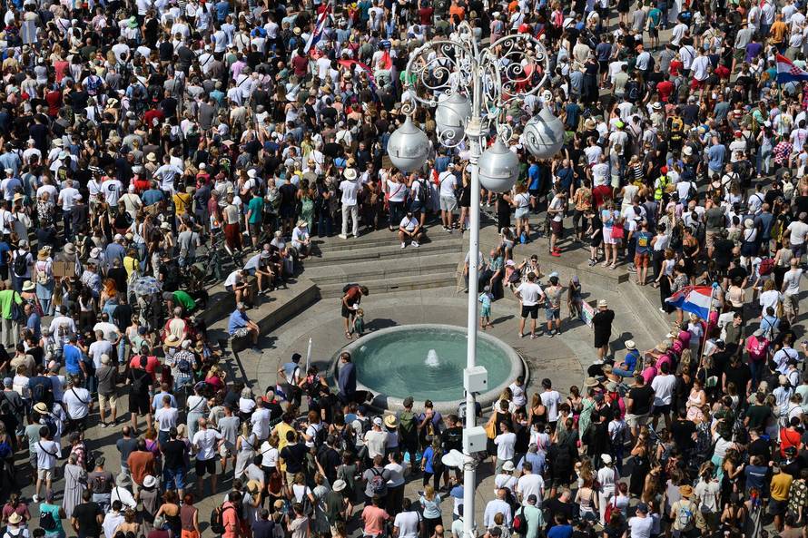 Tisuće prosvjednika preplavile središte Zagreba zbog otpada u Lici