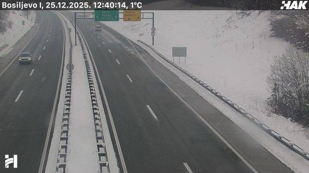 FOTO Pogledajte kakvo je stanje na cestama u Hrvatskoj: Snijeg u Lici, sunce 'provirilo' na jugu