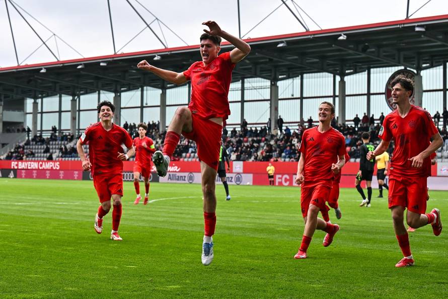 DFB U19-Nachwuchsliga Endrunde: FC Bayern M?nchen U19 - VfL Wolfsburg U19; 26.04.2025