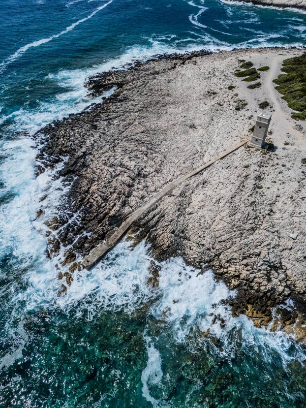 Poluotok Ražnjić na Korčuli snimljen iz zraka 