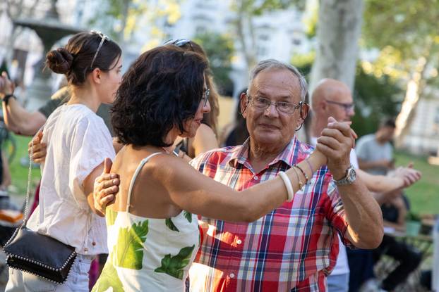 Zagreb: Tango na zrinjevackom plesnjaku