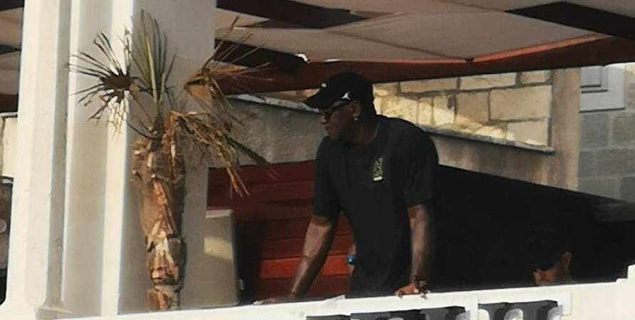 Jordan uplovio na Hvar pa sjeo u restoran koji nije za svakoga