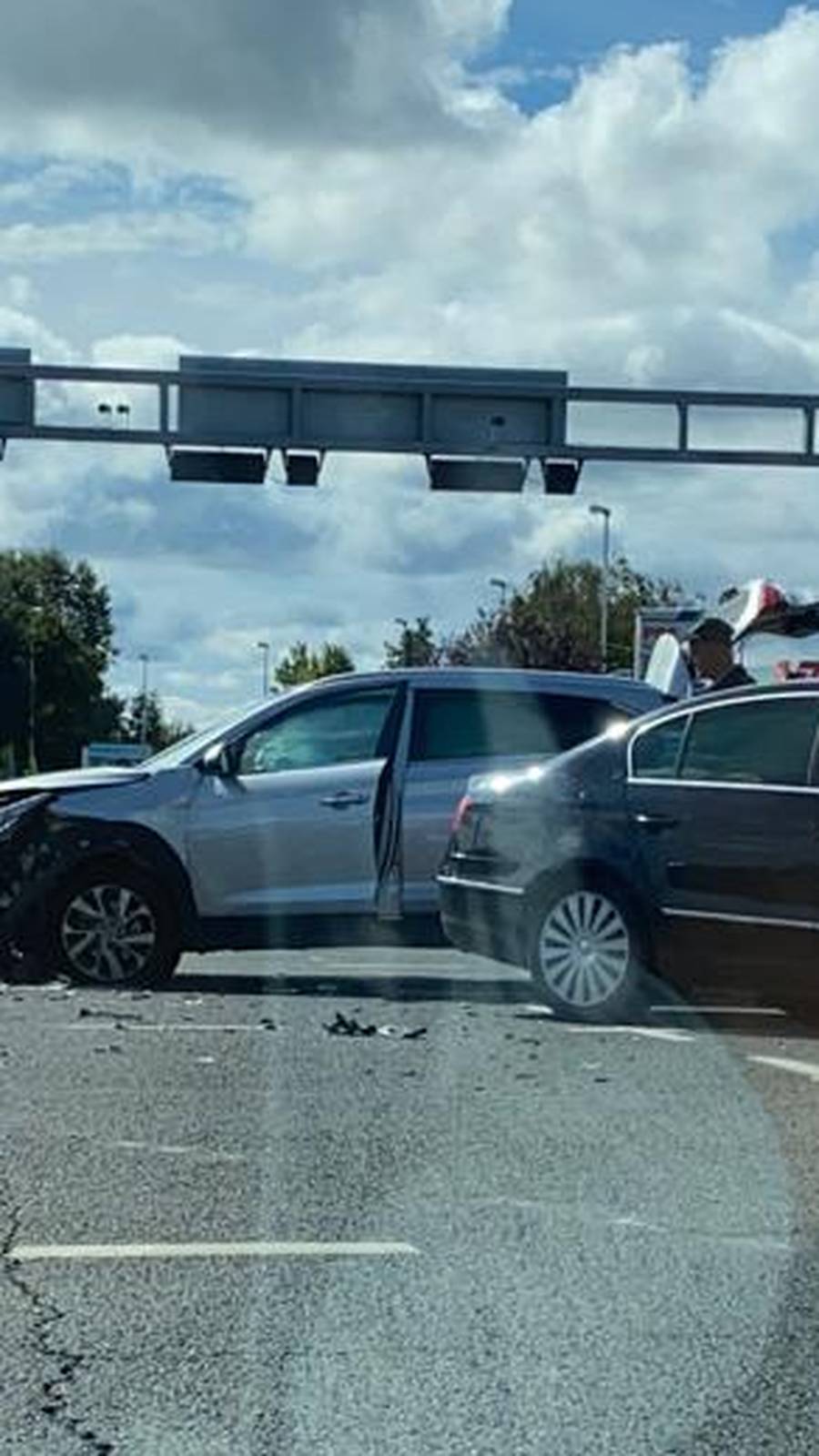 Sudarila se dva automobila u Zagrebu, jedan čovjek ozlijeđen