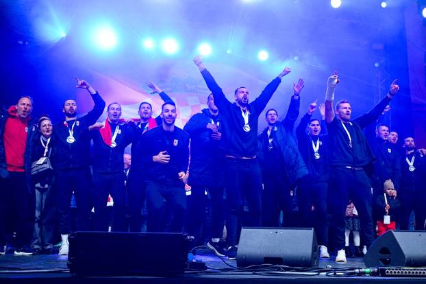 Zagreb: Marko Perković Thompson nastupio na svečanom dočeku hrvatske rukometne reprezentacije