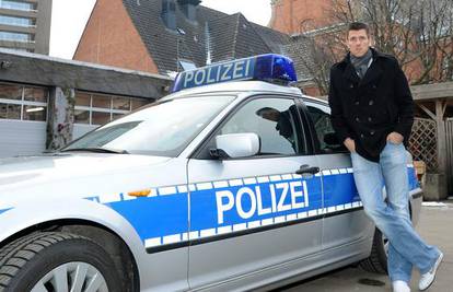NogoCop: Igra u Bundesligi dok noću hvata kriminalce