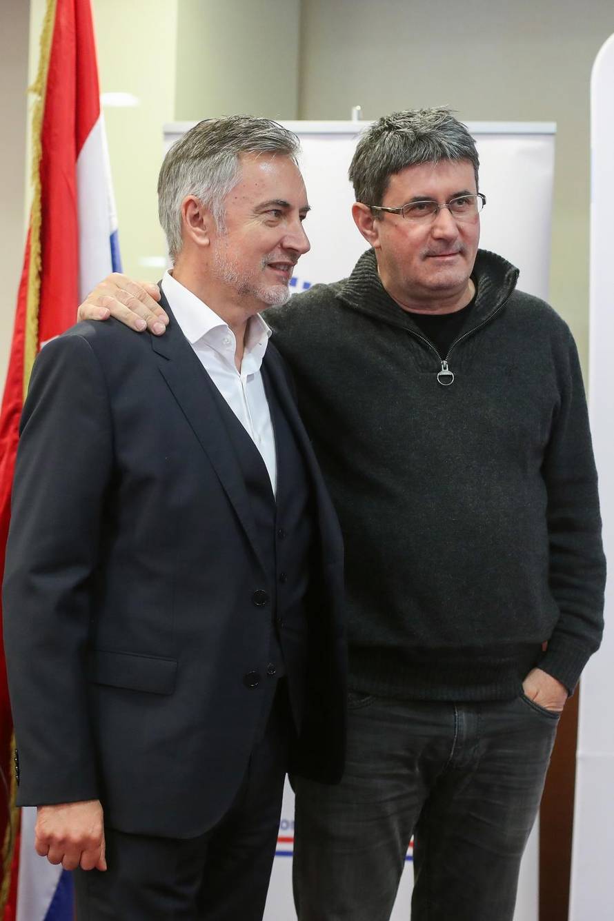 'Promjene su nužne u ovoj napaćenoj i opljačkanoj zemlji'