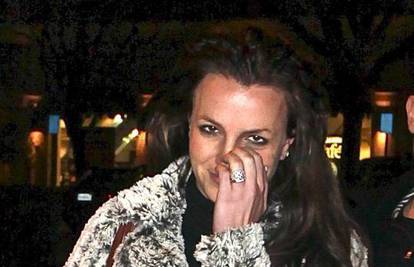 'Buntovnica' Britney puši cigaretu gdje je zabranjeno