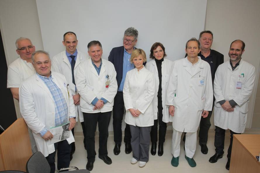 Sijamske blizanke iz Virovitice već govore i  stalno zovu tatu!