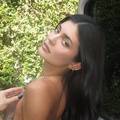 FOTO Kylie je pokazivala gola le&dstrok;a, a grudi joj skoro ispale! Uske hla&ccaron;e istaknule su i guzu