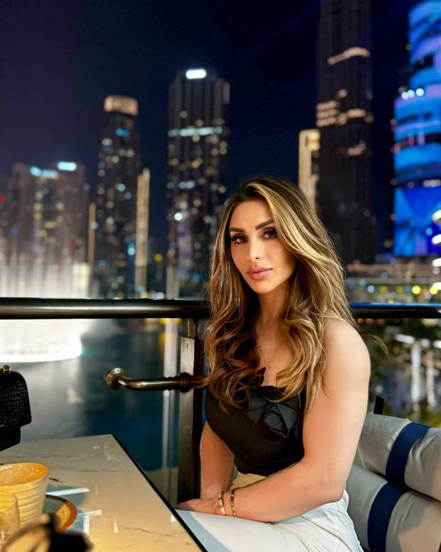 FOTO Afganistanku su prisilno udali dok je imala 15, a onda se transformirala. Pogledajte je!