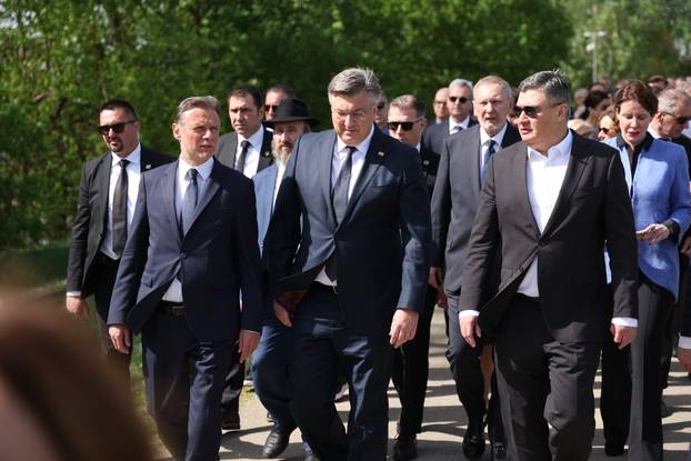 Susret Milanovića i Plenkovića u Jasenovcu, no bez rukovanja