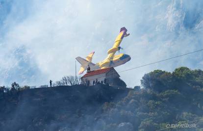 VIDEO Kakav prizor! Vatrogasci su obranili crkvu na Kozjaku!