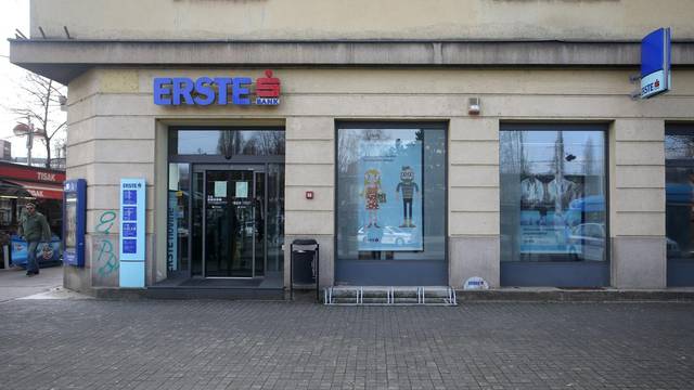 Erste banka privremeno otvara dodatnih 12 poslovnica