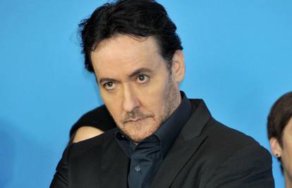 John Cusack: Obožavateljica mi prijeti da će mi ukleti penis