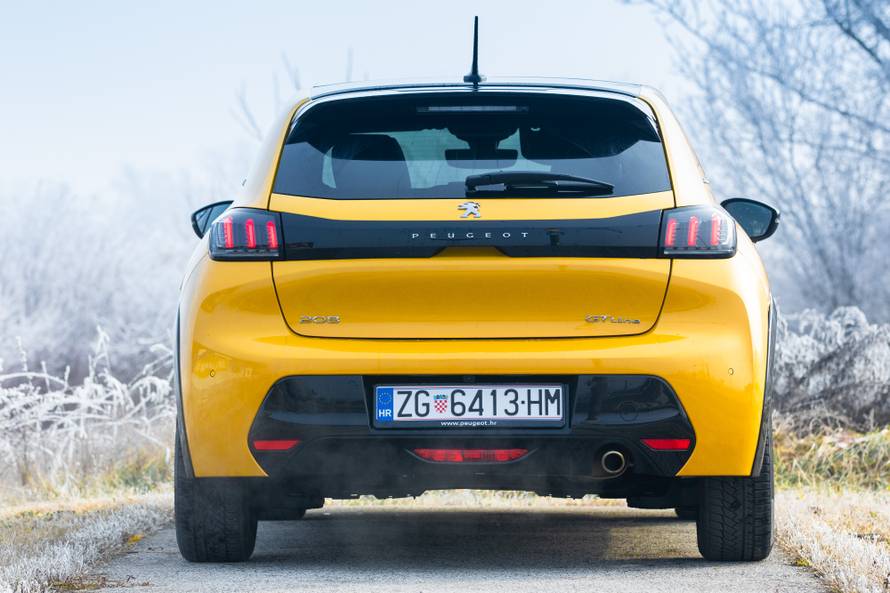 Peugeot 208 europski je auto godine, iza su Tesla 3 i Taycan