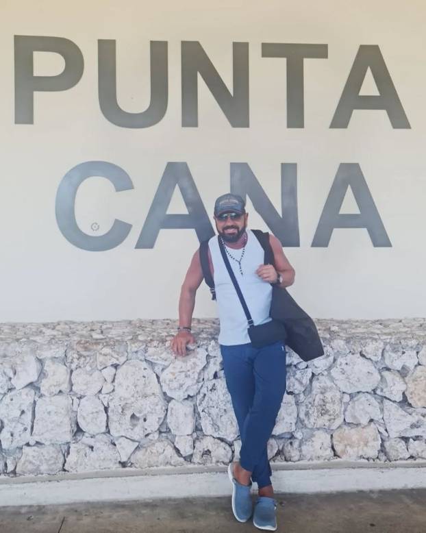 Rijetko tko bi ga prepoznao! Pogledajte kako je popularni Mile Kitić izgledao u mladosti