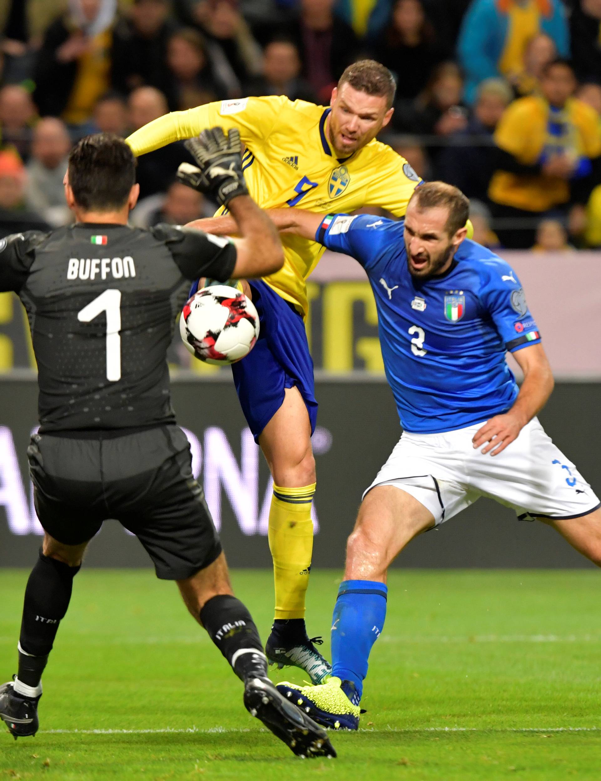 2018 World Cup Qualifiers - Sweden v Italy