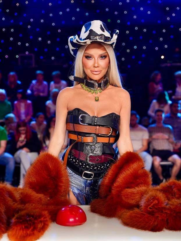 FOTO Fetiš ili...? Poznate dame vole remenje: Pogledajte kako ih nose i kojoj najbolje pristaju